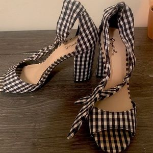 Gingham print open toed heels